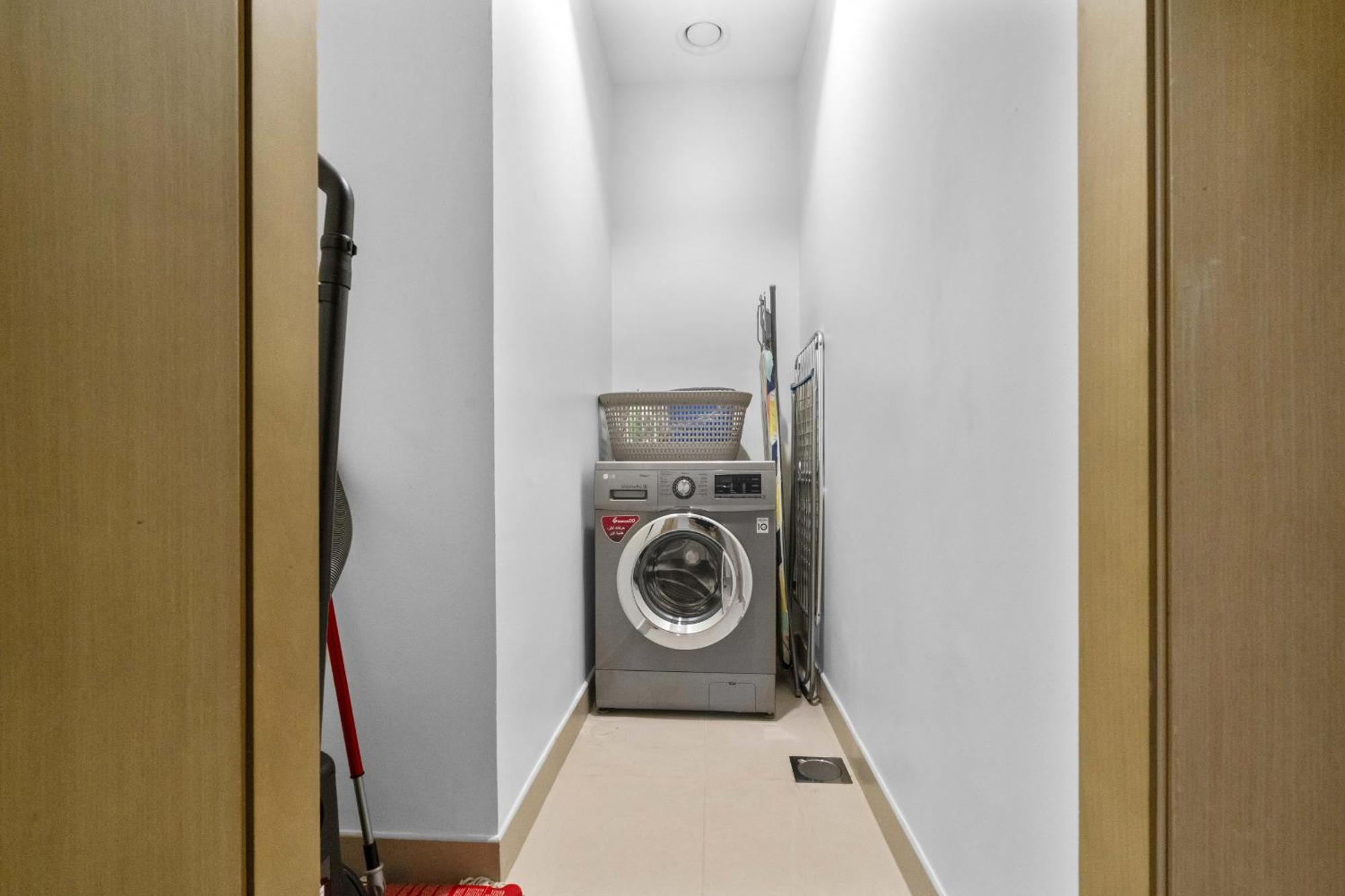 Vayk - Idyllic Two Bedroom With A Park View In Hills * Dubai