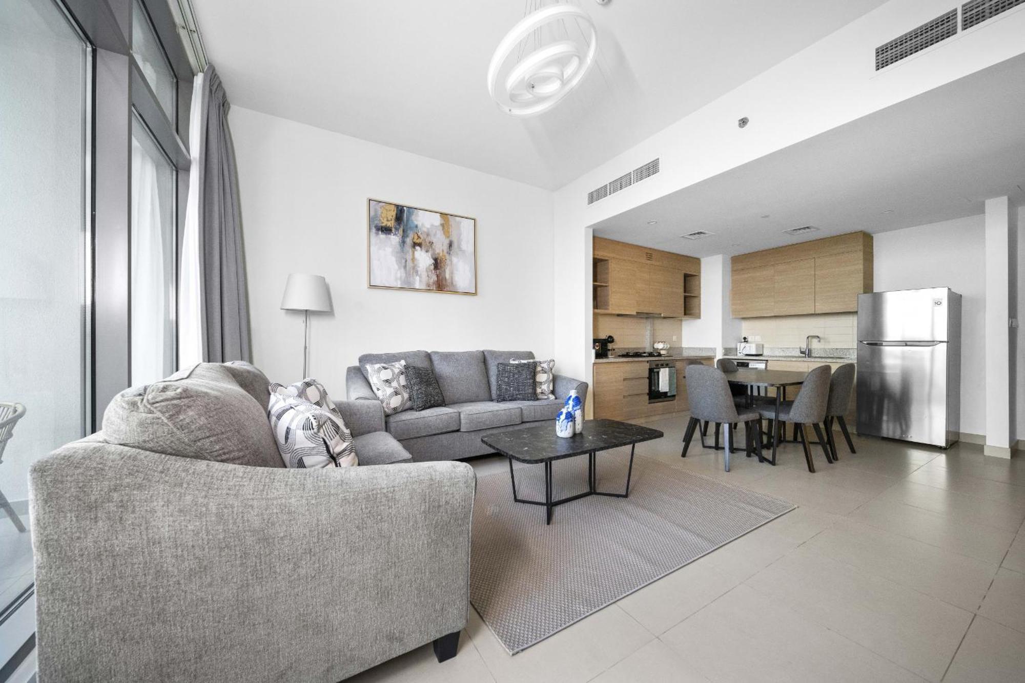 Vayk - Idyllic Two Bedroom With A Park View In Hills Apartment Dubai