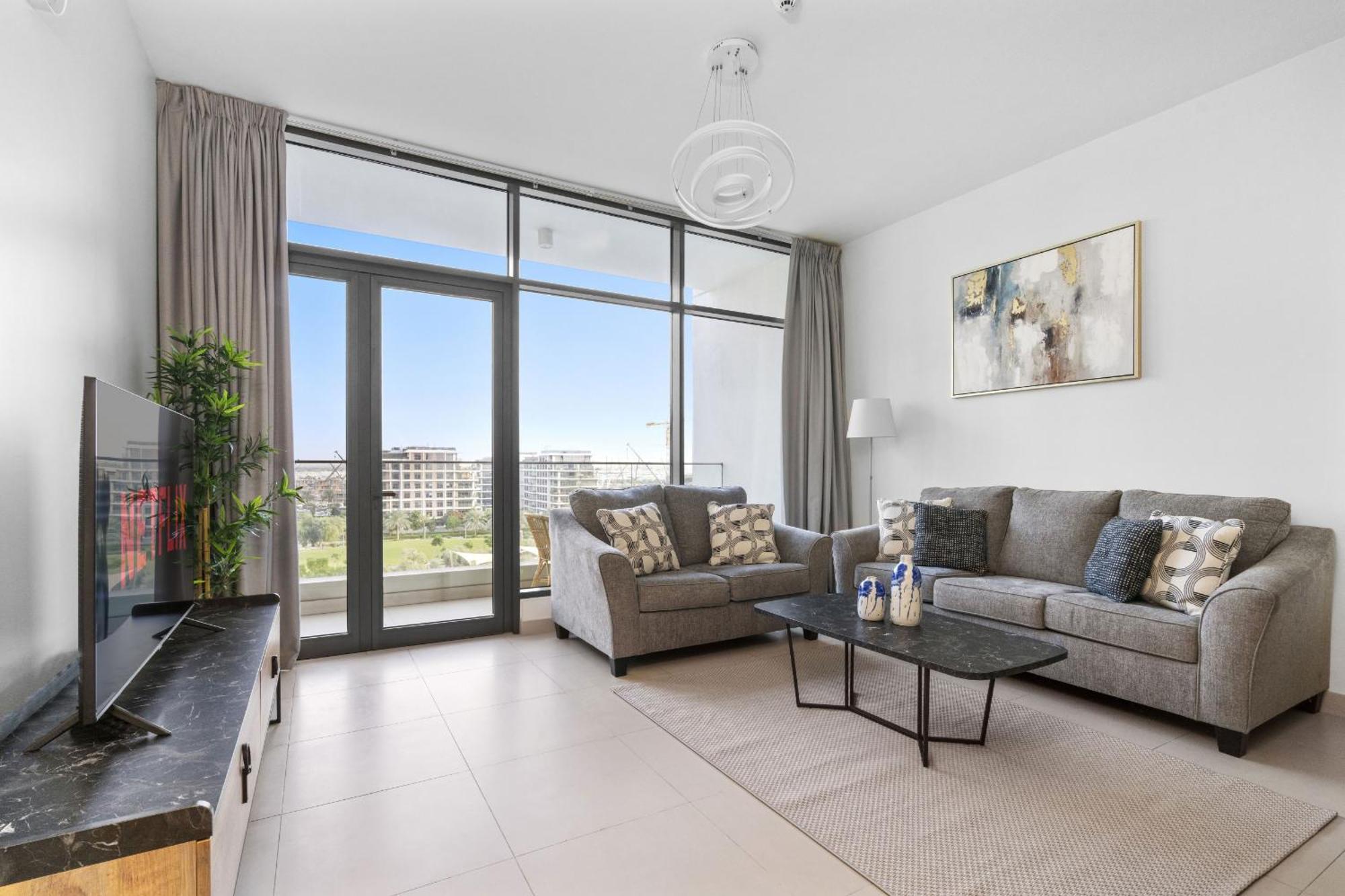 Vayk - Idyllic Two Bedroom With A Park View In Hills Apartment